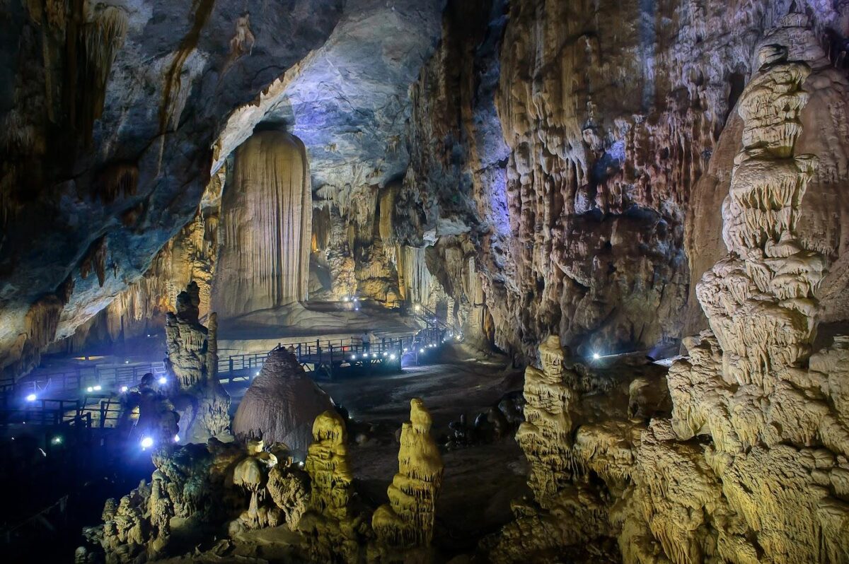 Hue to Phong Nha Cave by Private Tour