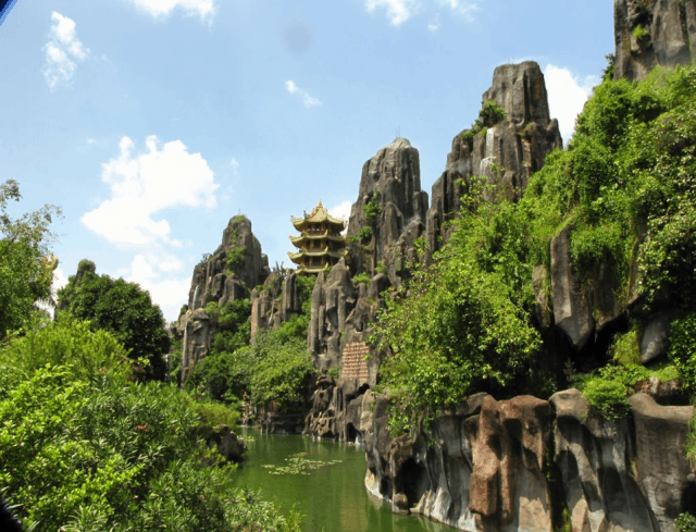 Golden Bridge and Lady Buddha From Hoi An by Car