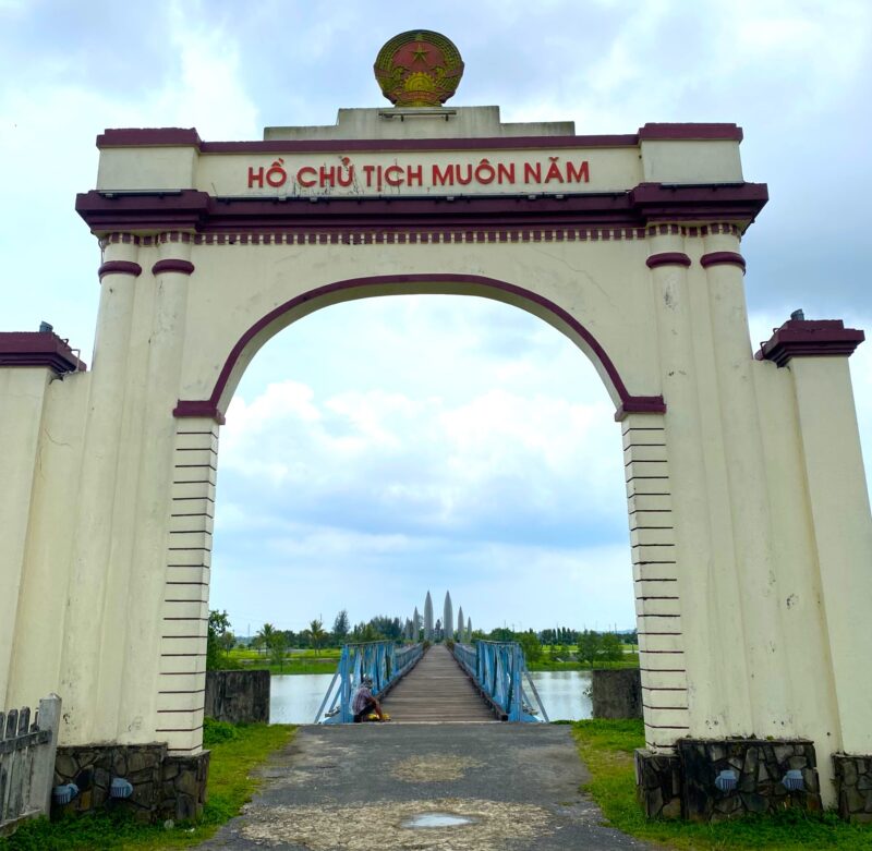 Hien Luong Bridge and Ben Hai River