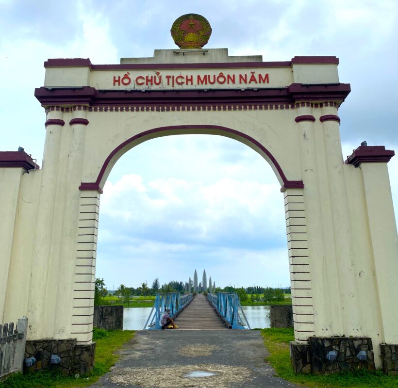 Hien Luong Bridge and Ben Hai River 