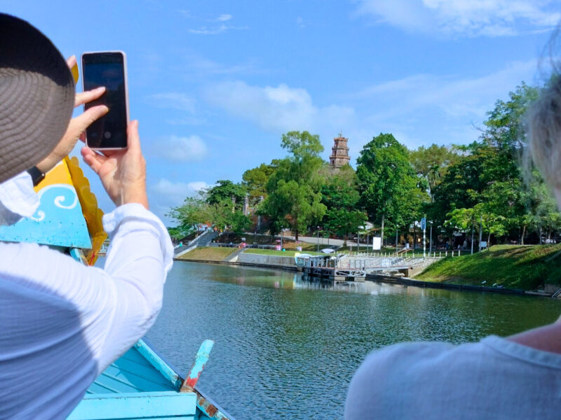 Take the Dragon Boat to Thien Mu Pagoda