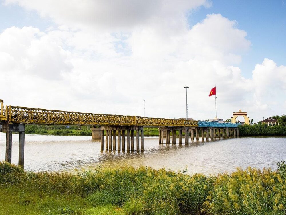 Hien Luong Bridge