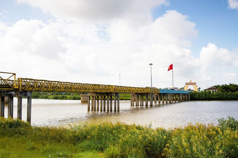 Hien Luong Bridge