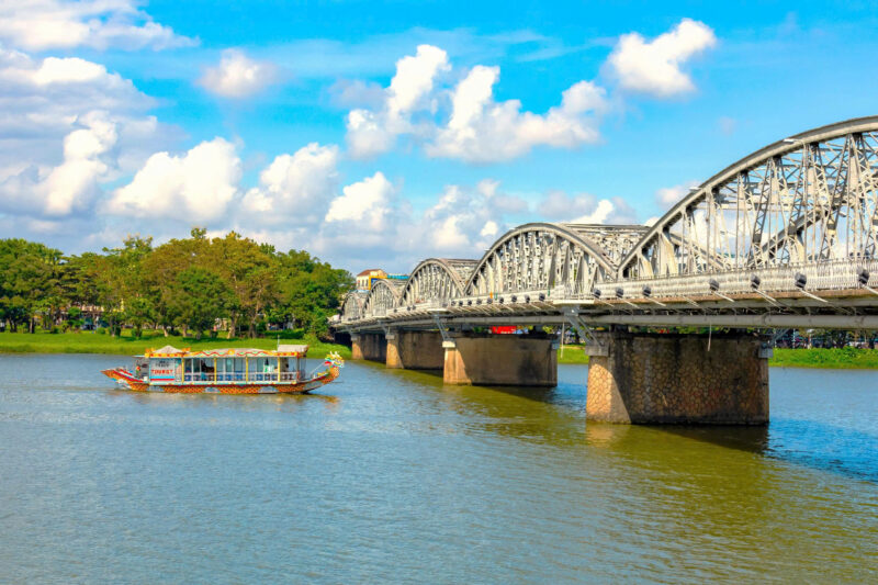 Hue Dragon Boat on Perfume River Private Tour