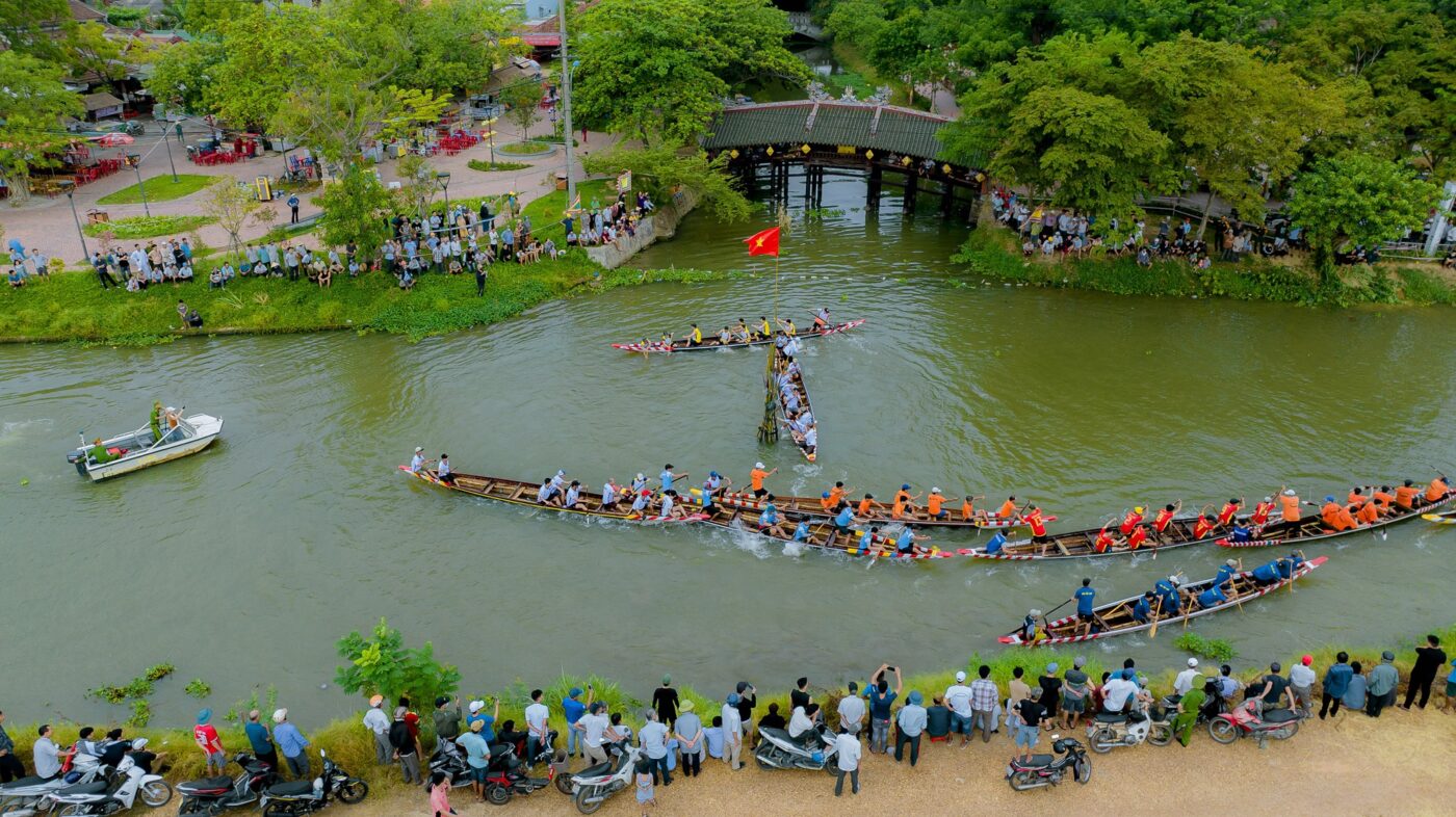 Boat racing festival at Thanh Toan Bridge