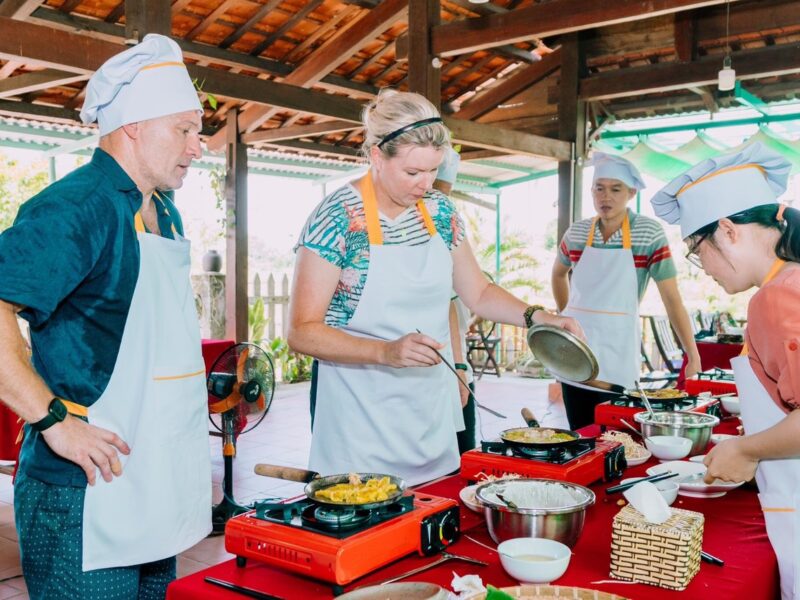 Private guided tour from Tien Sa Port to Hoi An and Cooking Class