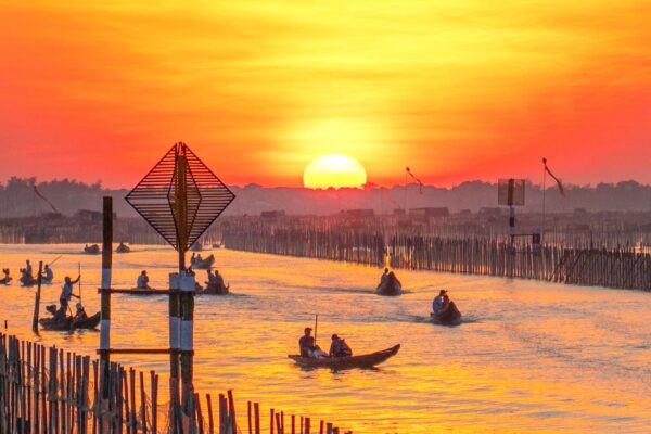 Suset at Tam Giang Lagoon