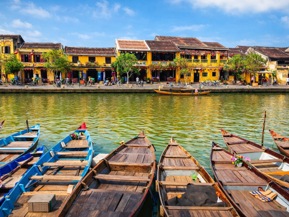 hoi-an-ancient-town-hoai-river-view
