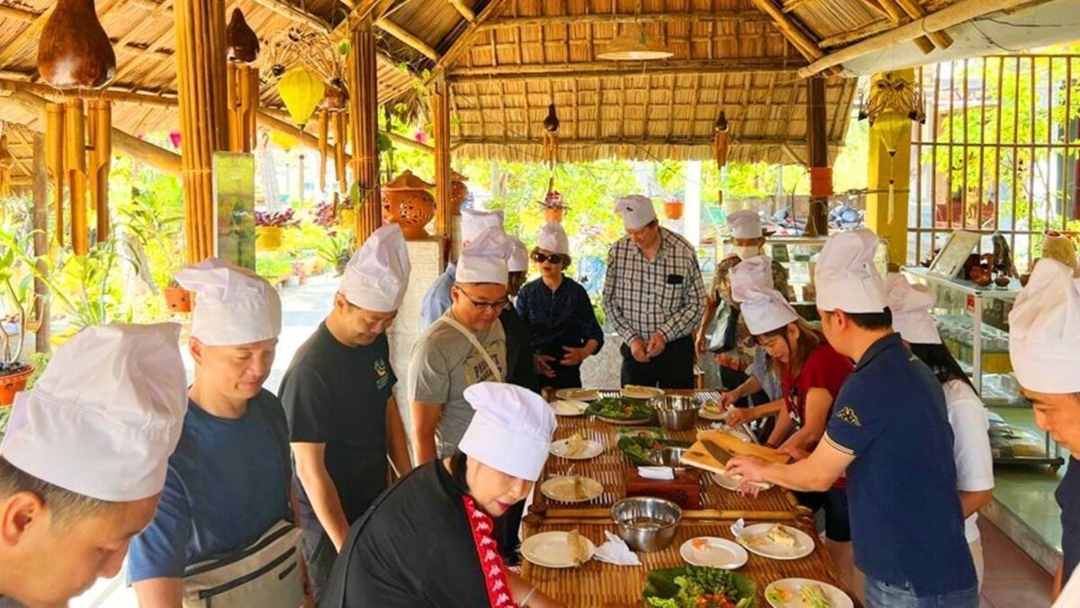 Tra Que Village Cooking Class