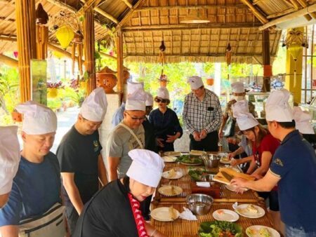Tra Que Village Cooking Class