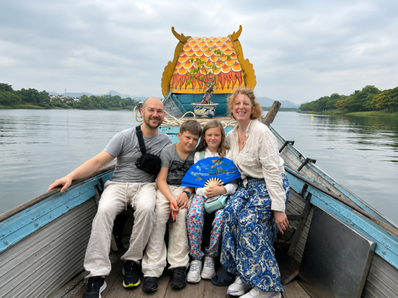 ChatGPT Image 13 40 45 7 thg 5 2026