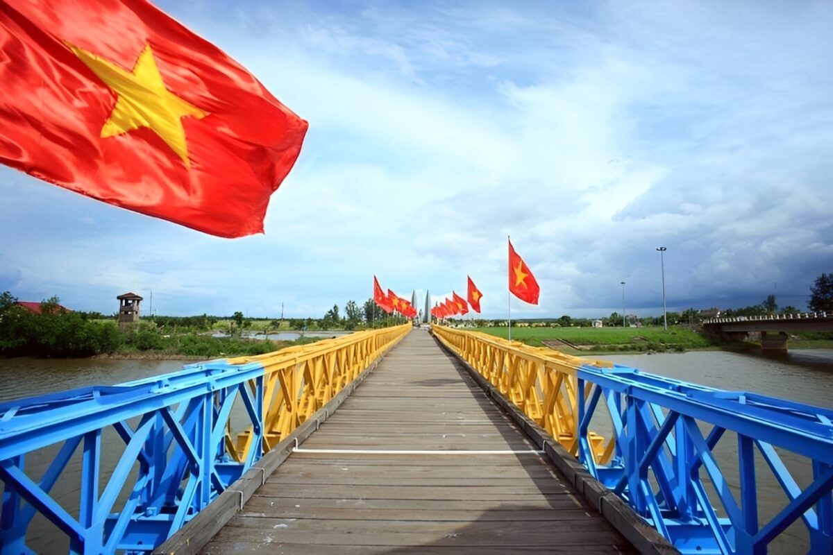 Hien Luong Bridge