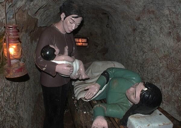 Hue to Phong Nha by Private Car 13 Wax statues depict the lives of people inside the Vinh Moc Tunnels