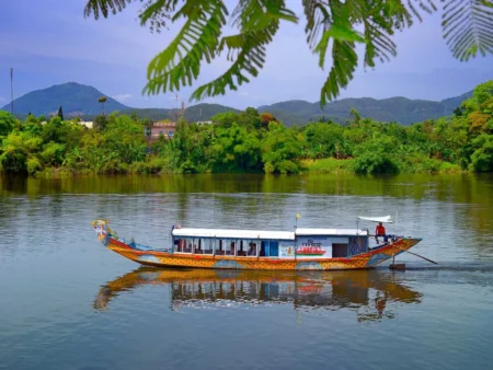 Hue Sunset Experience with Dragon Boat & Local Food
