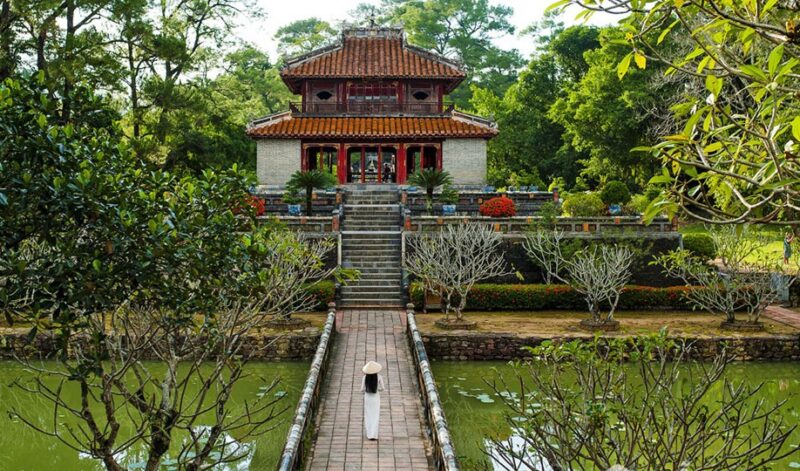 Danang to Hue Day Trip by Private Car