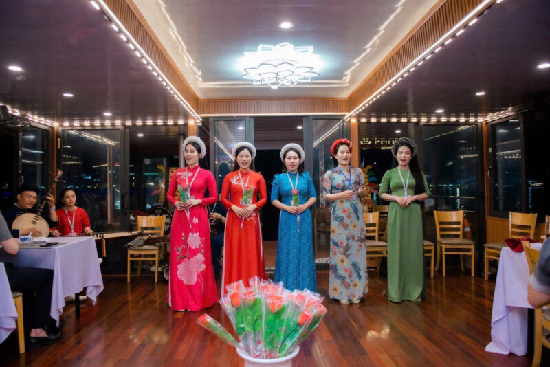 Hue Night Tour: Perfume River Dinner Cruise & Traditional Folk Music 2 Hue Night Tour: Perfume River Dinner Cruise & Traditional Folk Music