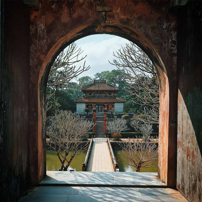 Hue: Private Car Royal Tombs, Thien Mu Pagoda & Salt Coffee
